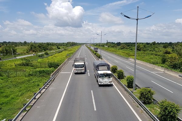 Đường cao tốc TP. Hồ Chí Minh - Trung Lương hiện xuống cấp nhiều, giảm tốc độ, tăng lưu lượng vì không thu phí Ảnh: Trung Chánh