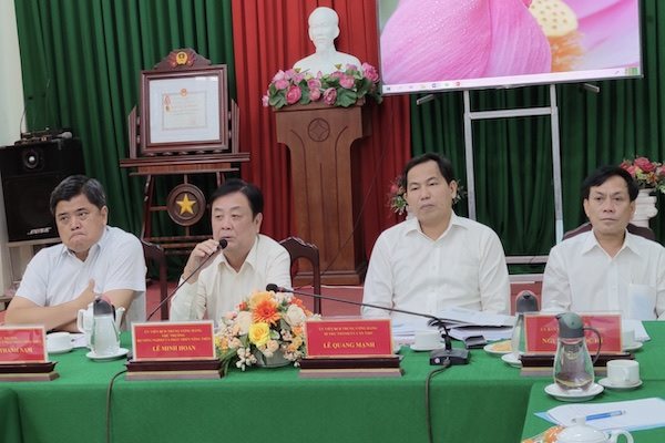 Ông Lê Minh Hoan, Thứ trưởng Bộ Nông nghiệp và Phát triển nông thôn phát biểu tại buổi làm việc. Ảnh: Trung Chánh