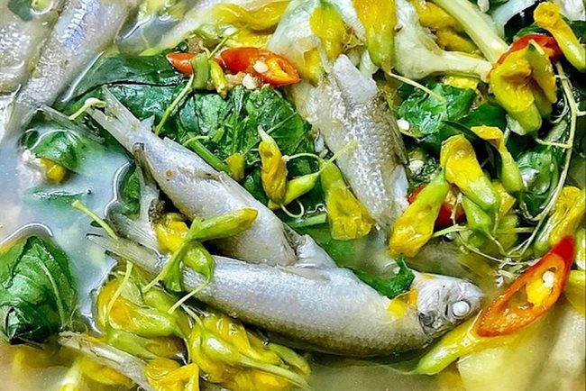 Lẩu chua cá linh bông điên điển lọt top 100 món ăn đặc sản Việt Nam. Ảnh: Pasgo