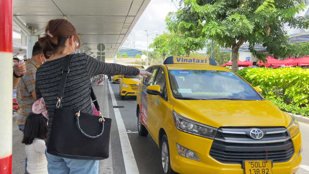 Nội Bài, Tân Sơn Nhất, Đà Nẵng là những sân bay có mức phí thu ô tô cao nhất. Ảnh: Minh Hoàng
