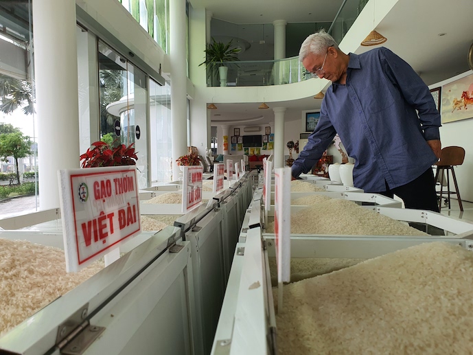 Philippines kéo dài giảm thuế cho các nước ngoài Đông Nam Á vẫn không ảnh hưởng lớn đến xuất khẩu gạo của Việt Nam. Ảnh: Trung Chánh
