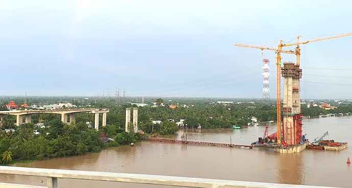 Cầu Mỹ Thuận 2 phía bờ Vĩnh Long đang được thi công. Ảnh: Trung Chánh