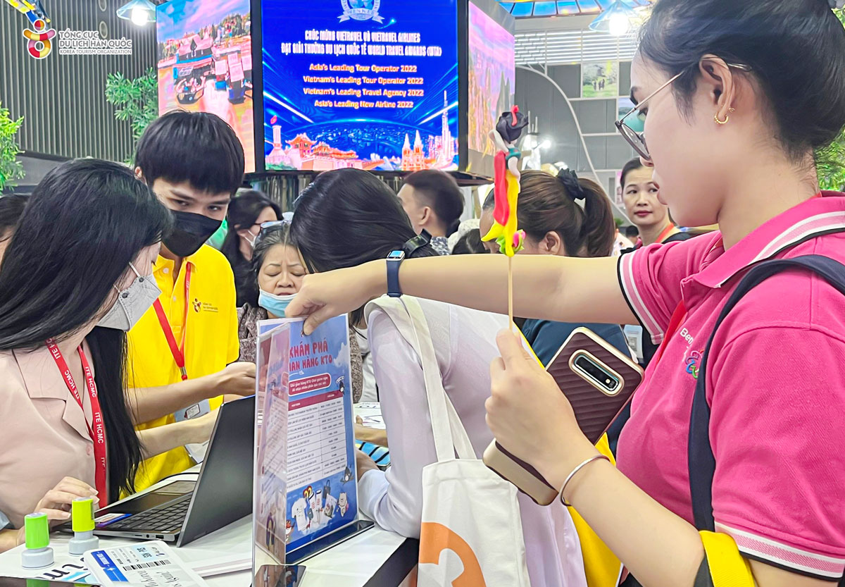 Lượng khách Việt sang Hàn Quốc tăng cao, từ 1.000 lên 7.000 người/tuần