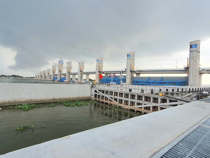 Cống Cái Lớn, công trình kiểm soát mặn- ngọt lớn nhất ở ĐBSCL. Ảnh: Trung Chánh