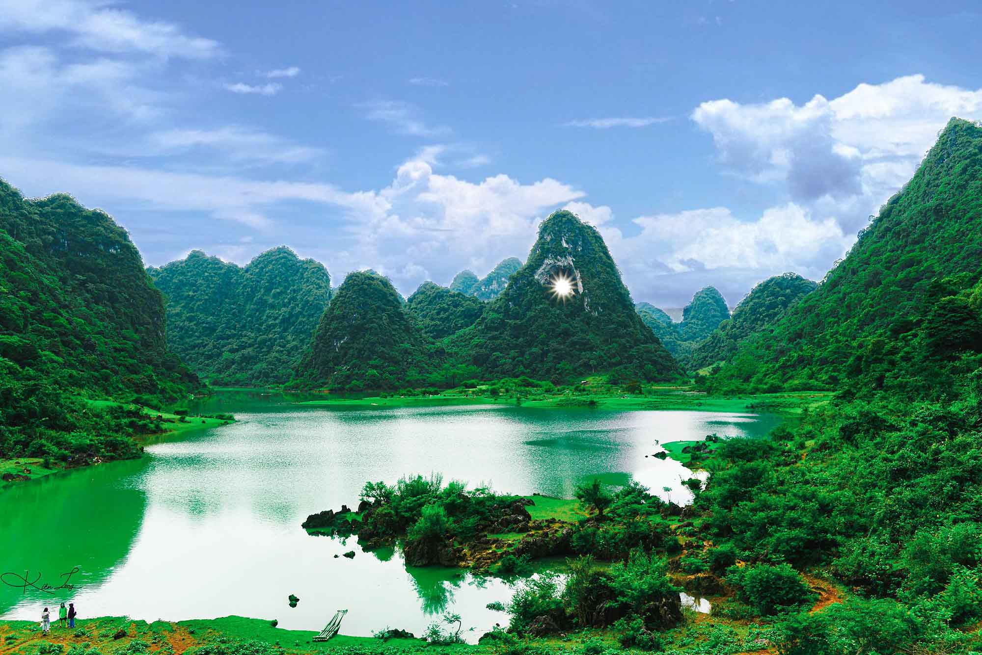 Cao Bằng là một điểm đến đẹp và nổi tiếng ở Việt Nam, với những cảnh quan thiên nhiên tuyệt đẹp như thác Bản Giốc, hồ Ba Bể và đèo Mã Pí Lèng. Hãy xem hình ảnh để khám phá vẻ đẹp tự nhiên của Cao Bằng.
