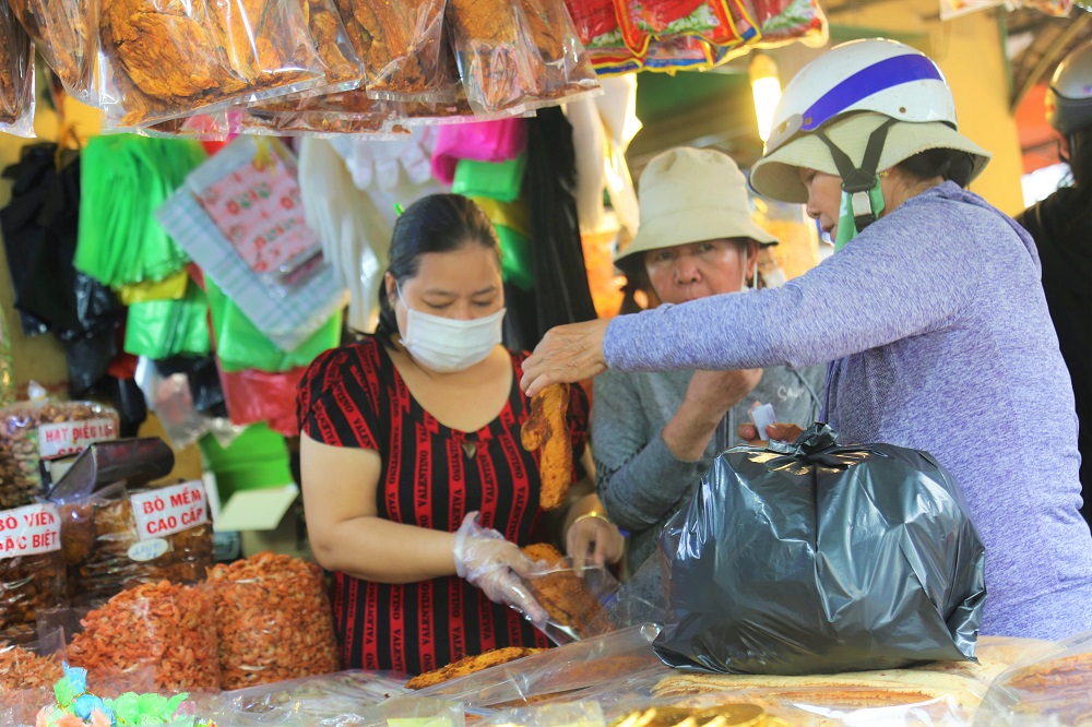 Giá thực phẩm tăng cao khiến CPI tháng 7-2023 tăng hơn 2% so với cùng kỳ năm trước. Ảnh minh hoạ: Lê Vũ