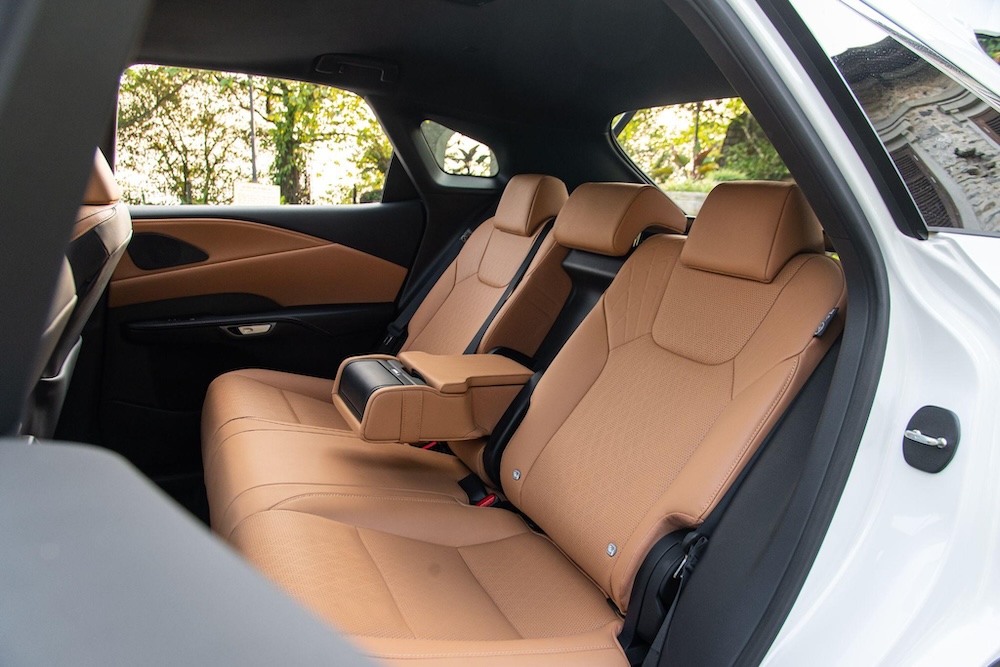Lexus RX 350 Premium – ‘bộ suit’ vừa vặn cho giới doanh nhân trẻ thành đạt