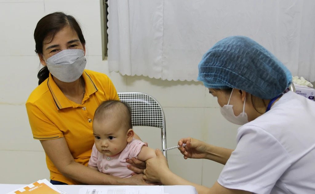 tiêm chủng, tiêm vaccine